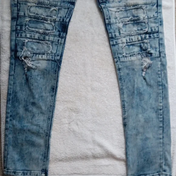 Men's Distressed Blue Jeans - Picture 2 of 3